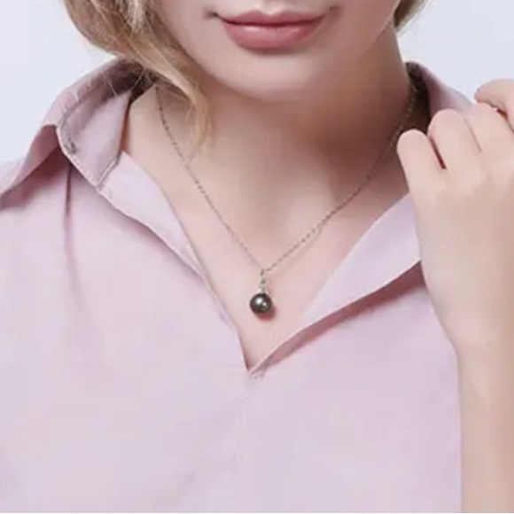 Freshwater Pearl Pendant and 585 Rose Gold Plated Necklace Black - Picture 2 of 3